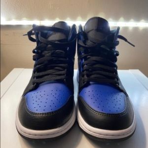 Nike Jordan 1 mid 2020 hyper royals